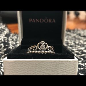 📣📣📣SALE 📣📣📣Pandora “Crown” silver ring